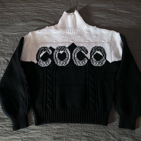 Chanel Coco beautiful Christmas sweater 😍 - Picture 3 of 16